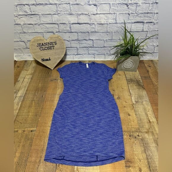 Lululemon &go Where-To Dress
Heathered Sapphire Blue
Style Number: W8653S size 8 - Picture 14 of 16